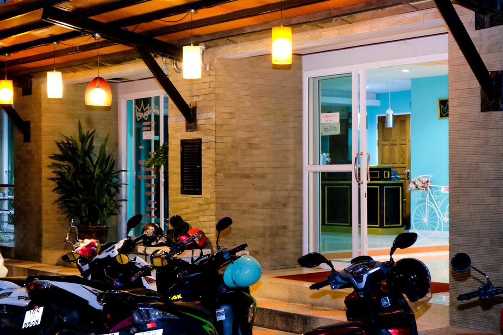 莱雅拉威广场酒店 Rawai 外观 照片